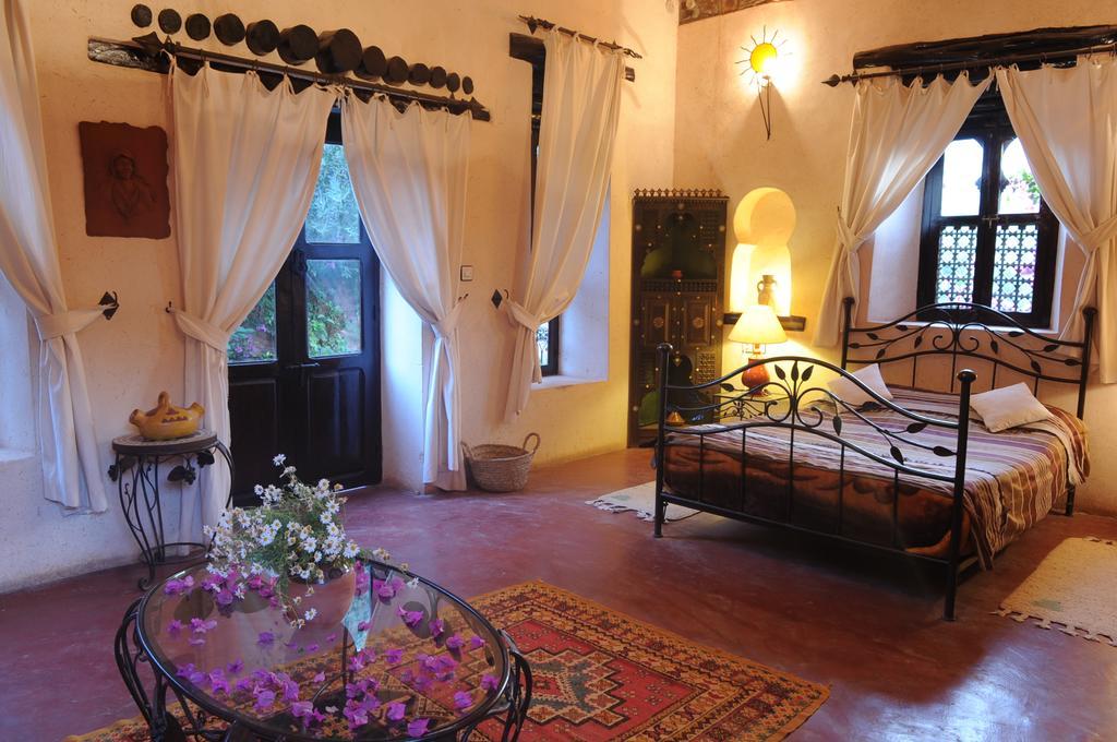 Auberge Chez Momo II Уирган Екстериор снимка