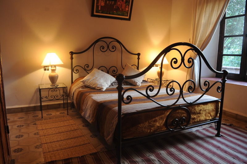 Auberge Chez Momo II Уирган Екстериор снимка
