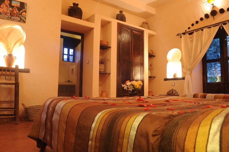 Auberge Chez Momo II Уирган Екстериор снимка