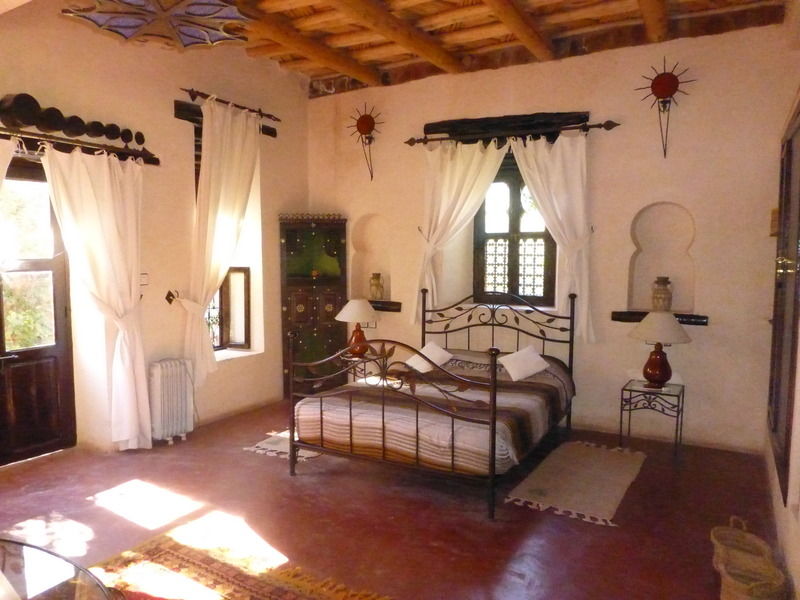 Auberge Chez Momo II Уирган Екстериор снимка
