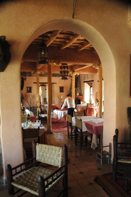 Auberge Chez Momo II Уирган Екстериор снимка