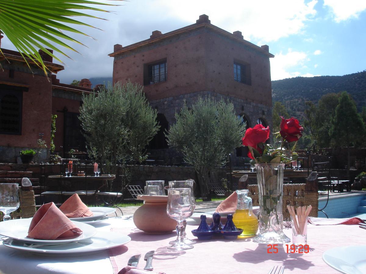 Auberge Chez Momo II Уирган Екстериор снимка